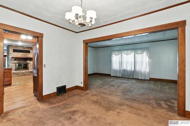 11414 N 76 Plaza, Omaha, NE 68122