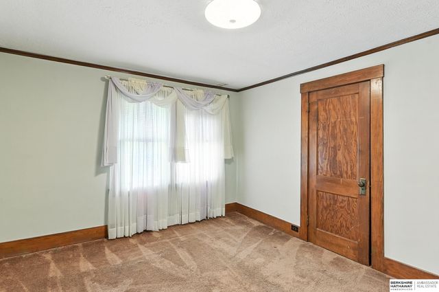 11414 N 76 Plaza, Omaha, NE 68122