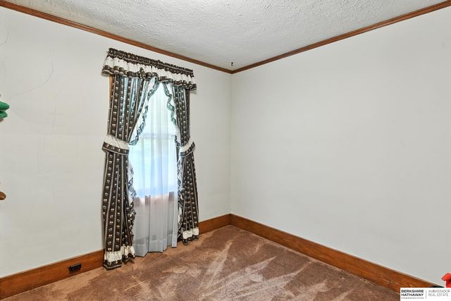 11414 N 76 Plaza, Omaha, NE 68122