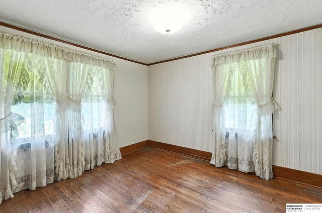 11414 N 76 Plaza, Omaha, NE 68122