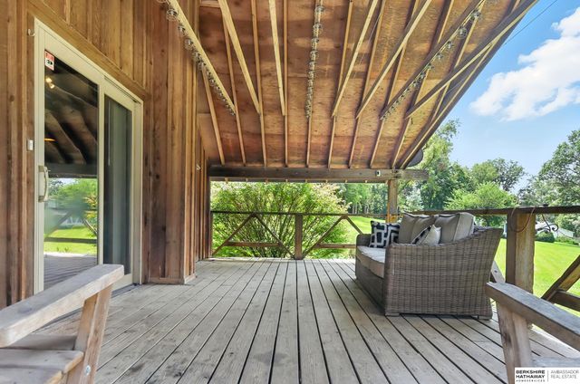 11414 N 76 Plaza, Omaha, NE 68122