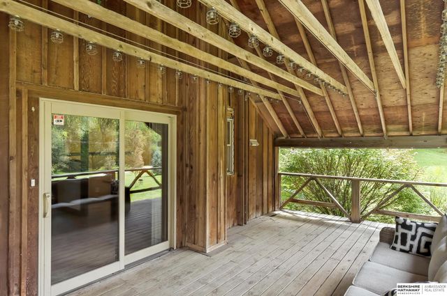 11414 N 76 Plaza, Omaha, NE 68122