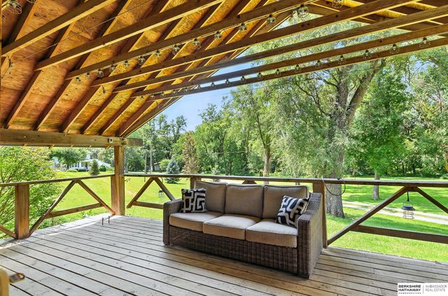 11414 N 76 Plaza, Omaha, NE 68122