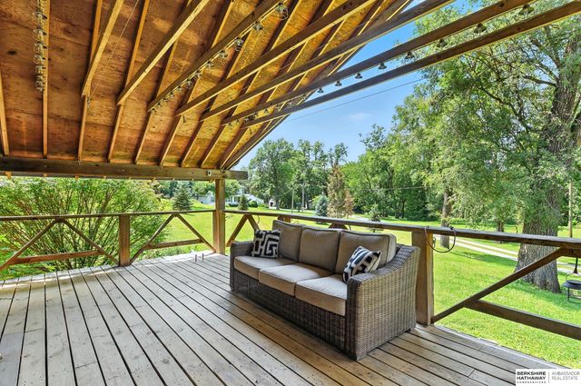 11414 N 76 Plaza, Omaha, NE 68122