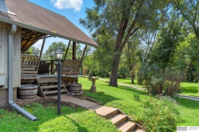 11414 N 76 Plaza, Omaha, NE 68122