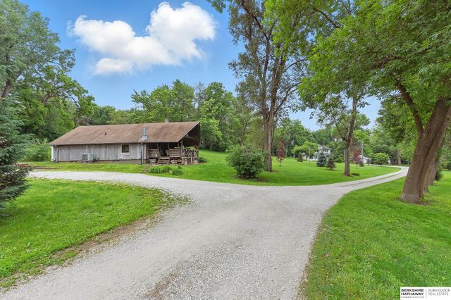 11414 N 76 Plaza, Omaha, NE 68122