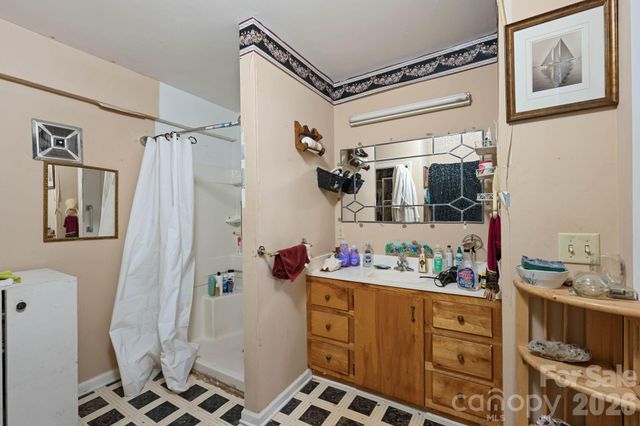 106 N Main Street, Granite Falls, NC 28630