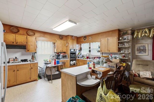 106 N Main Street, Granite Falls, NC 28630