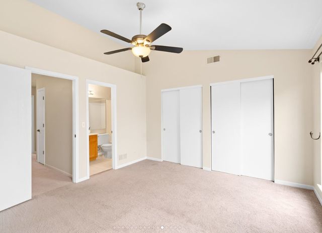 1619 WOODCREST Circle, Mundelein, IL 60060