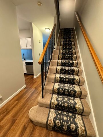 1619 WOODCREST Circle, Mundelein, IL 60060
