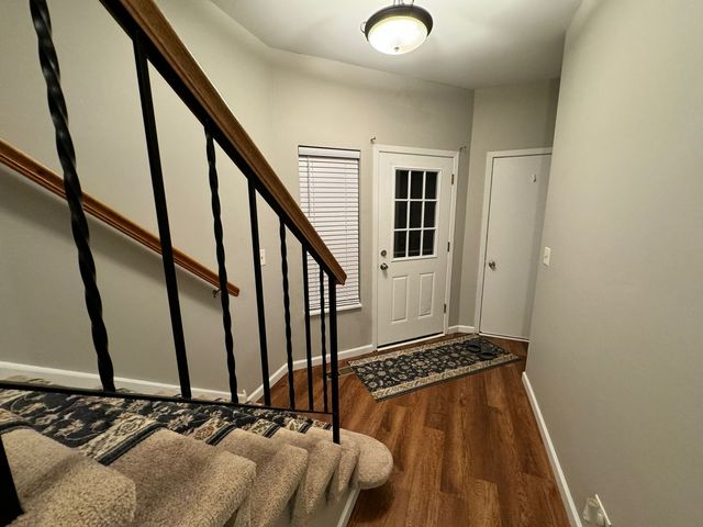 1619 WOODCREST Circle, Mundelein, IL 60060