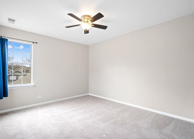 1619 WOODCREST Circle, Mundelein, IL 60060