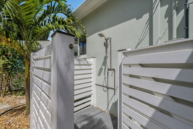 1117 S Palmway, Lake Worth Beach, FL 33460