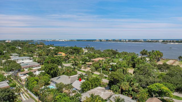 1117 S Palmway, Lake Worth Beach, FL 33460