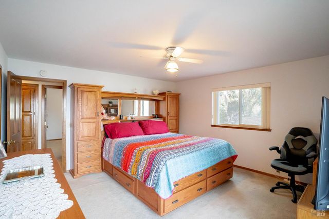 514 Country Club Ln, Napa, CA 94558