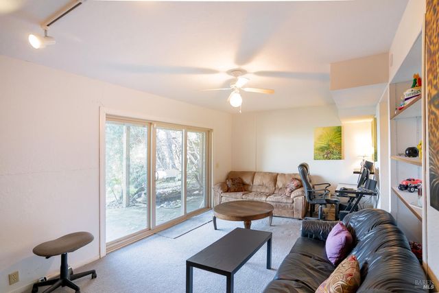 514 Country Club Ln, Napa, CA 94558