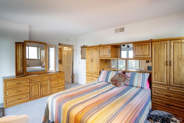 514 Country Club Ln, Napa, CA 94558