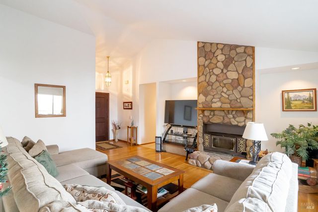 514 Country Club Ln, Napa, CA 94558