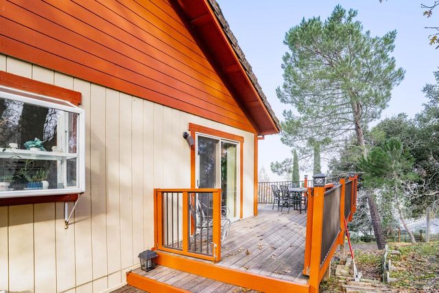 514 Country Club Ln, Napa, CA 94558