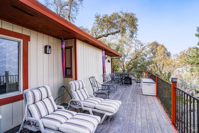 514 Country Club Ln, Napa, CA 94558