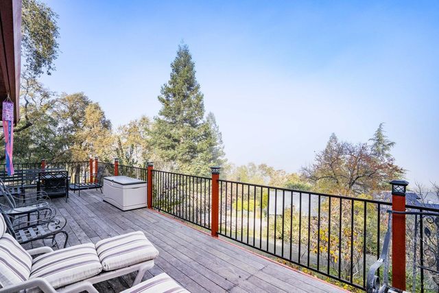 514 Country Club Ln, Napa, CA 94558