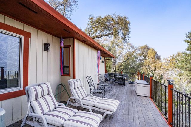 514 Country Club Ln, Napa, CA 94558