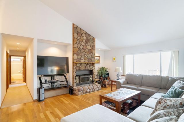 514 Country Club Ln, Napa, CA 94558