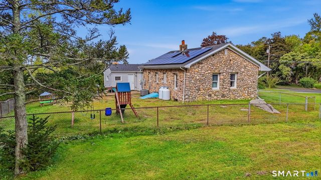 7 Rock Ridge Road, Waterford, CT 06385