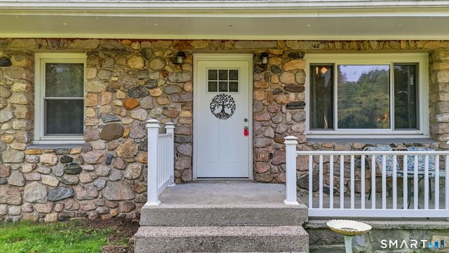 7 Rock Ridge Road, Waterford, CT 06385