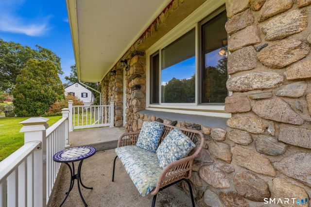 7 Rock Ridge Road, Waterford, CT 06385