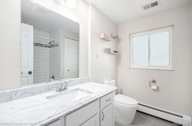 37762 Huron Pointe Drive, Harrison Charter Township, MI 48045