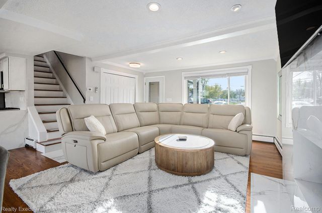 37762 Huron Pointe Drive, Harrison Charter Township, MI 48045