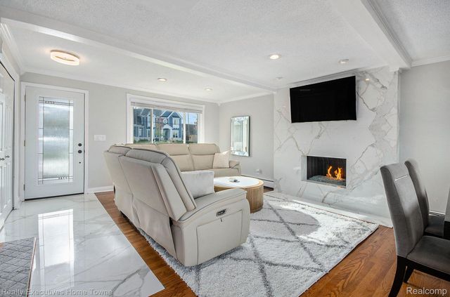 37762 Huron Pointe Drive, Harrison Charter Township, MI 48045