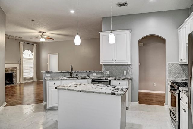1925 Florida Drive, Seabrook, TX 77586