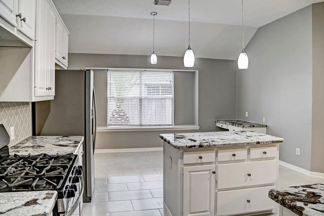 1925 Florida Drive, Seabrook, TX 77586