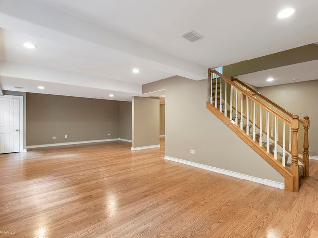 852 Sunrise Drive, South Elgin, IL 60177