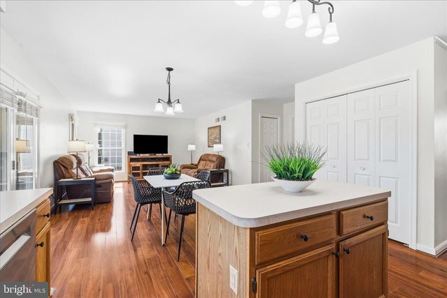 51 PEMBROKE LN, Falling Waters, WV 25419