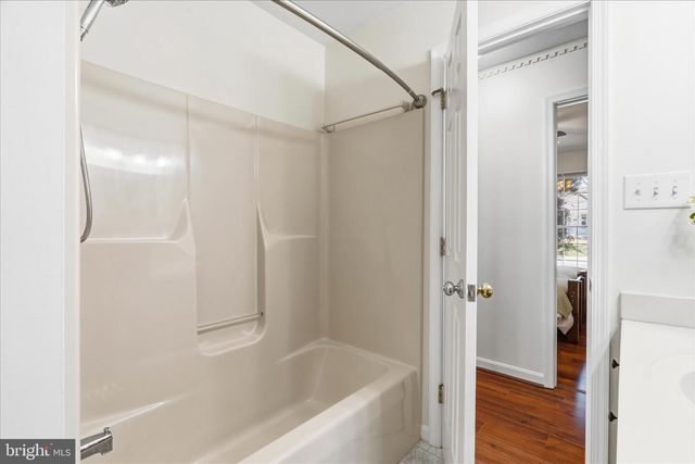 51 PEMBROKE LN, Falling Waters, WV 25419