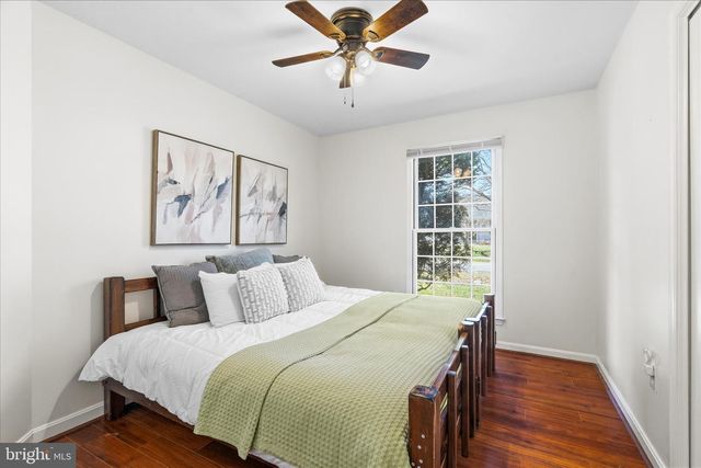 51 PEMBROKE LN, Falling Waters, WV 25419