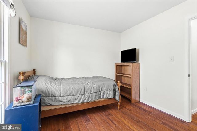 51 PEMBROKE LN, Falling Waters, WV 25419