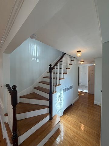 632 West Roxbury Pkwy, Boston, MA 02132