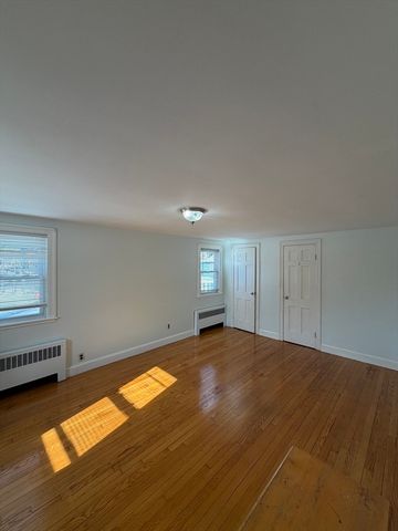 632 West Roxbury Pkwy, Boston, MA 02132