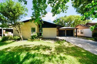 5826 Flamingo Drive, Houston, TX 77033