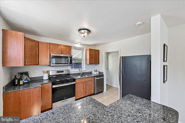 2811 SCHOOL ST, Alexandria, VA 22303