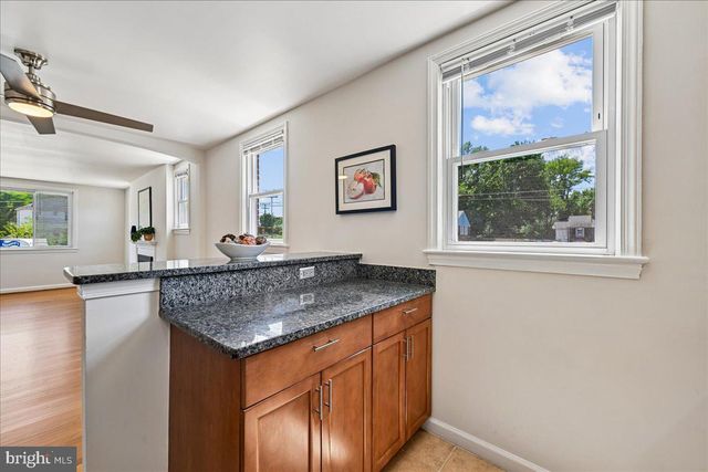 2811 SCHOOL ST, Alexandria, VA 22303
