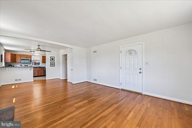2811 SCHOOL ST, Alexandria, VA 22303