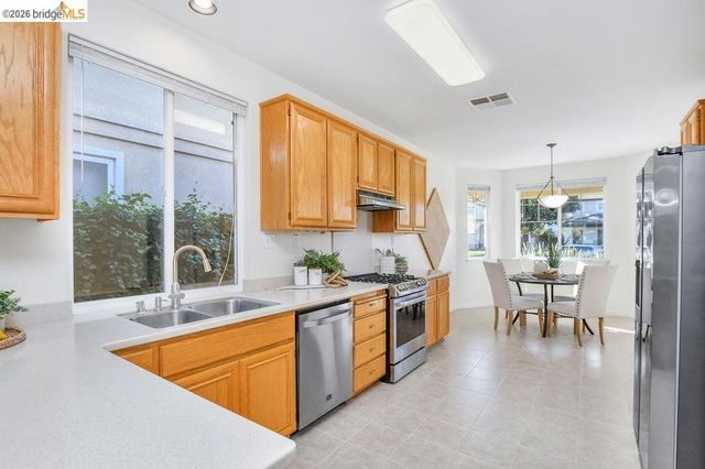 833 Mickelsen Ct, Brentwood, CA 94513