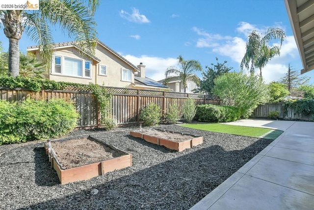 833 Mickelsen Ct, Brentwood, CA 94513