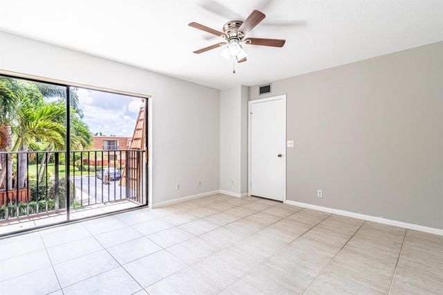 2826 SW 12th Street, Deerfield Beach, FL 33442