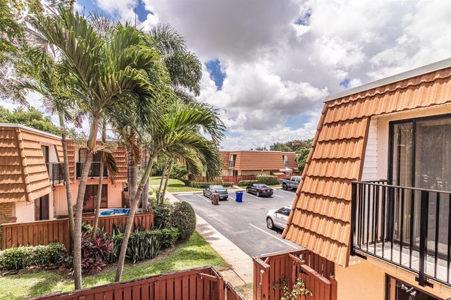 2826 SW 12th Street, Deerfield Beach, FL 33442